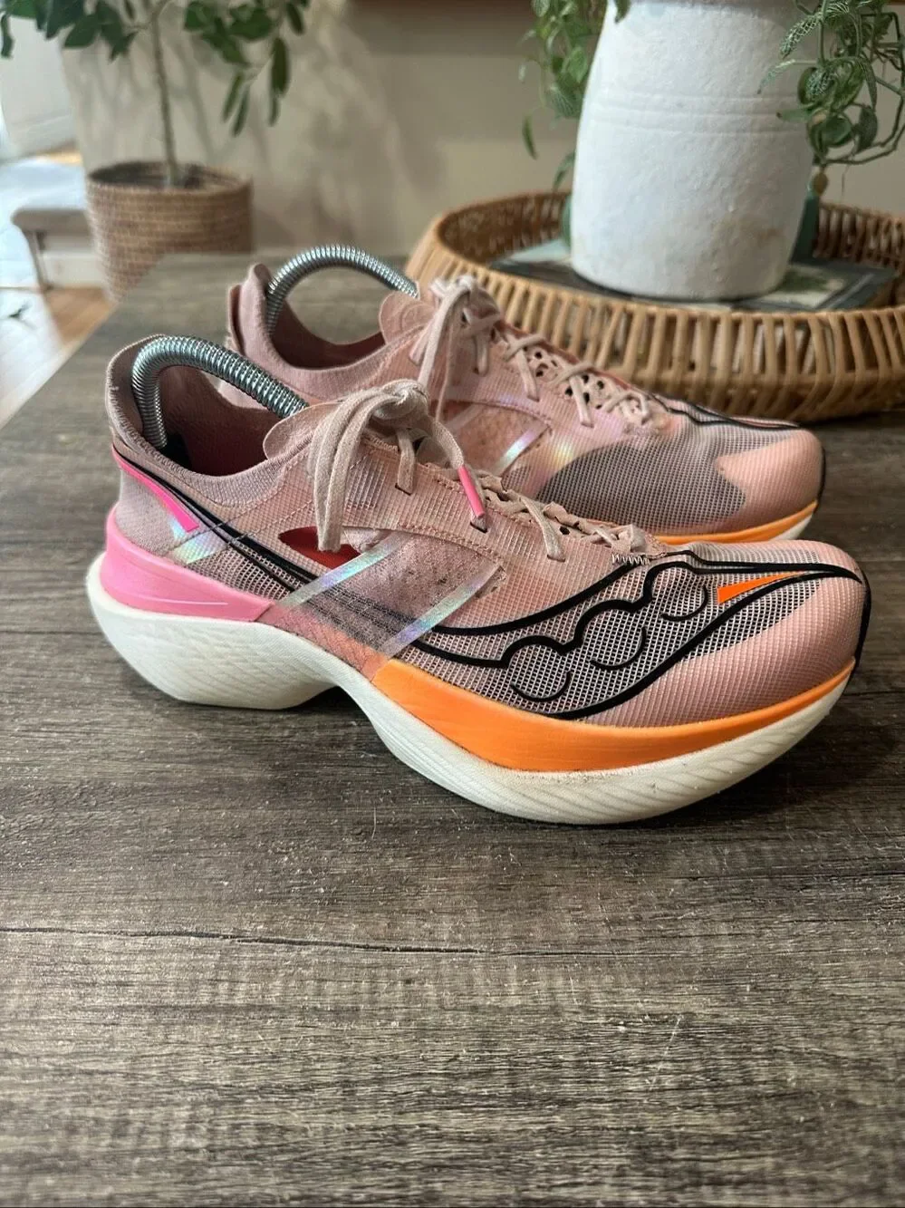 Saucony Endorphin Elite Light Pink Running Marathon Shoe Sneaker M9